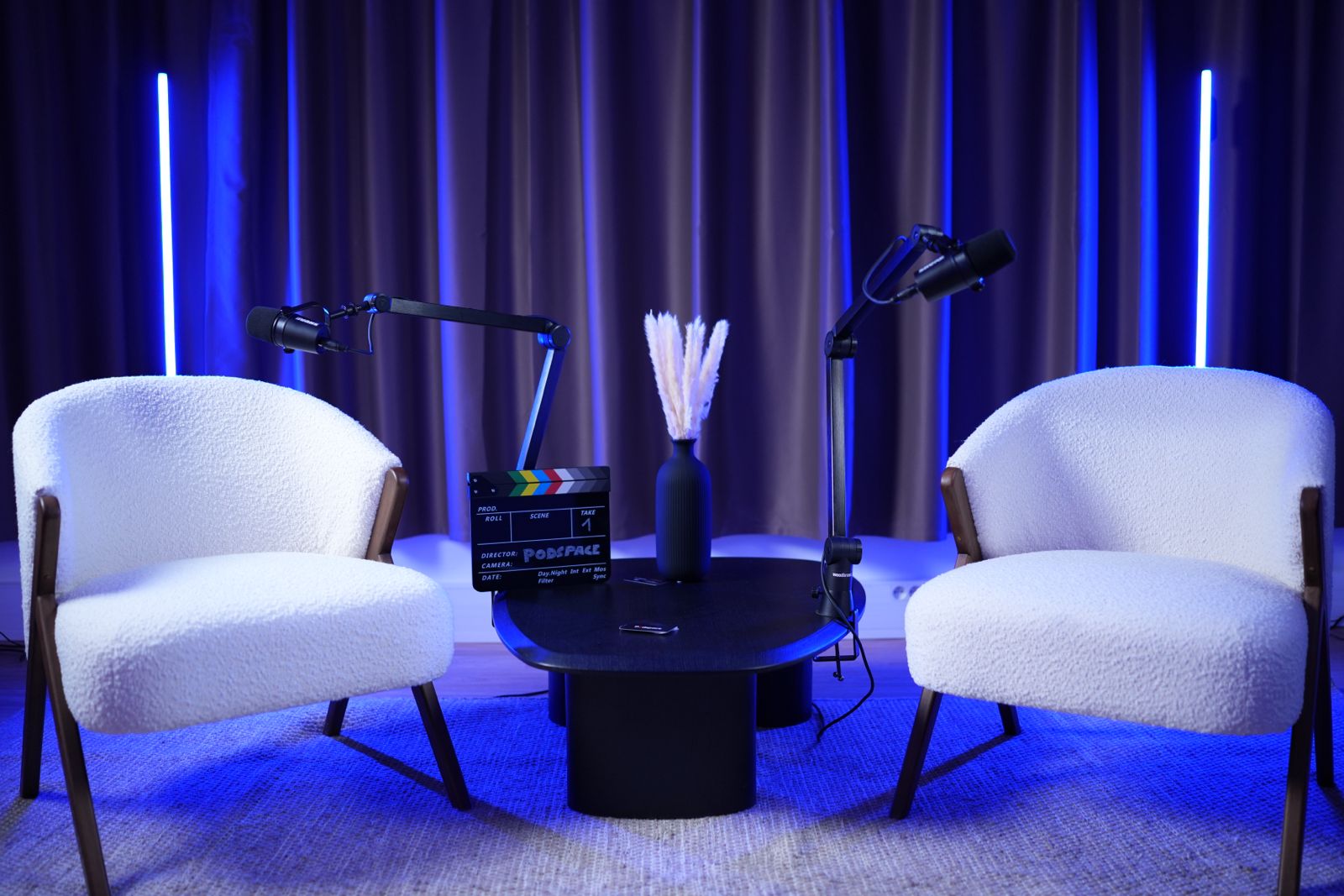 photo d'un décors avec un fauteuil